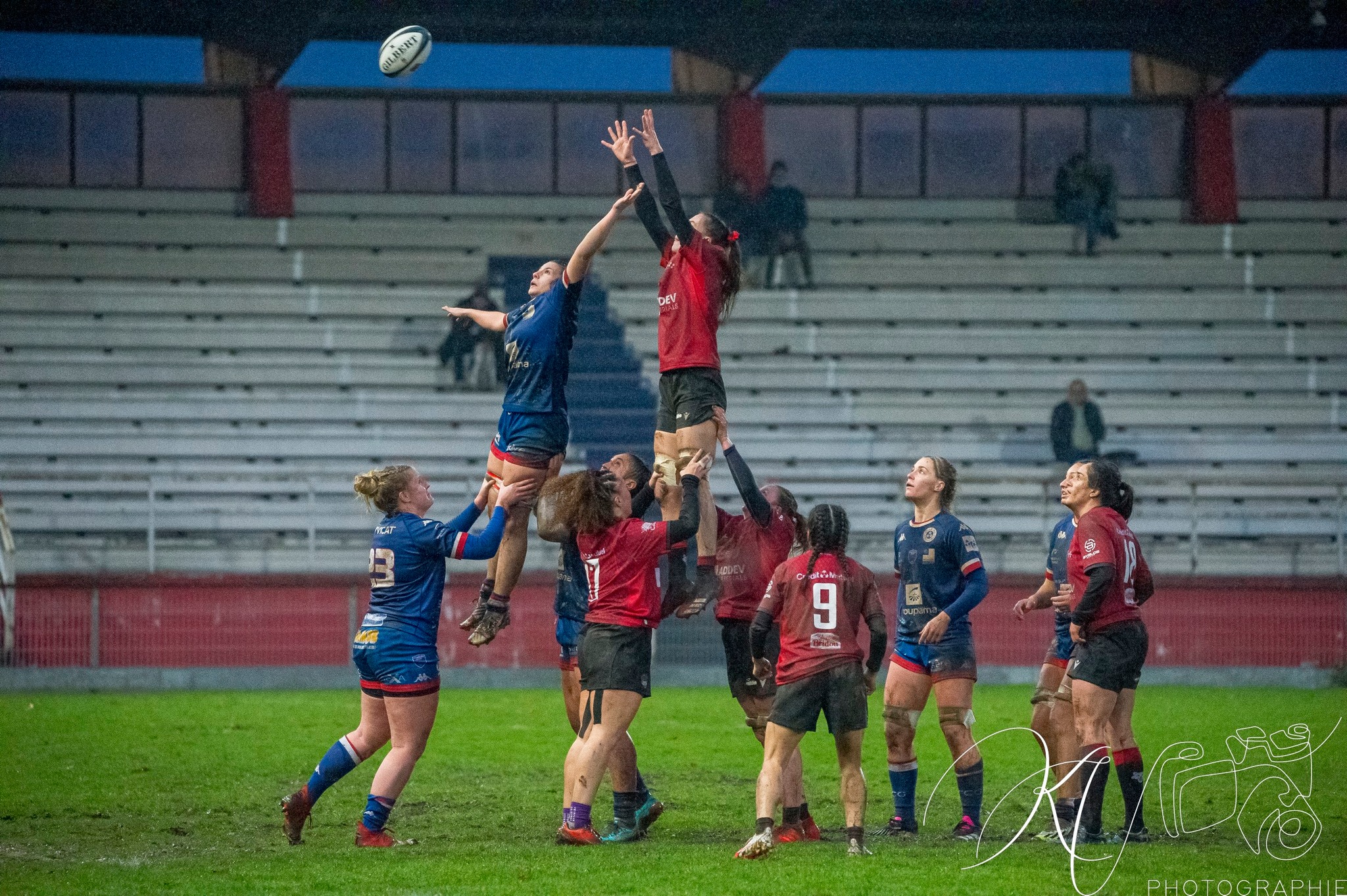  FC Grenoble Rugby - Lyon Olympique Universitaire - Rugby - Elite 1 2023 - FC Grenoble (17) vs (12) Lyon O.U. (#EL123FCGLOU12) Photo by: Karine Valentin | Siuxy Sports 2023-12-09
