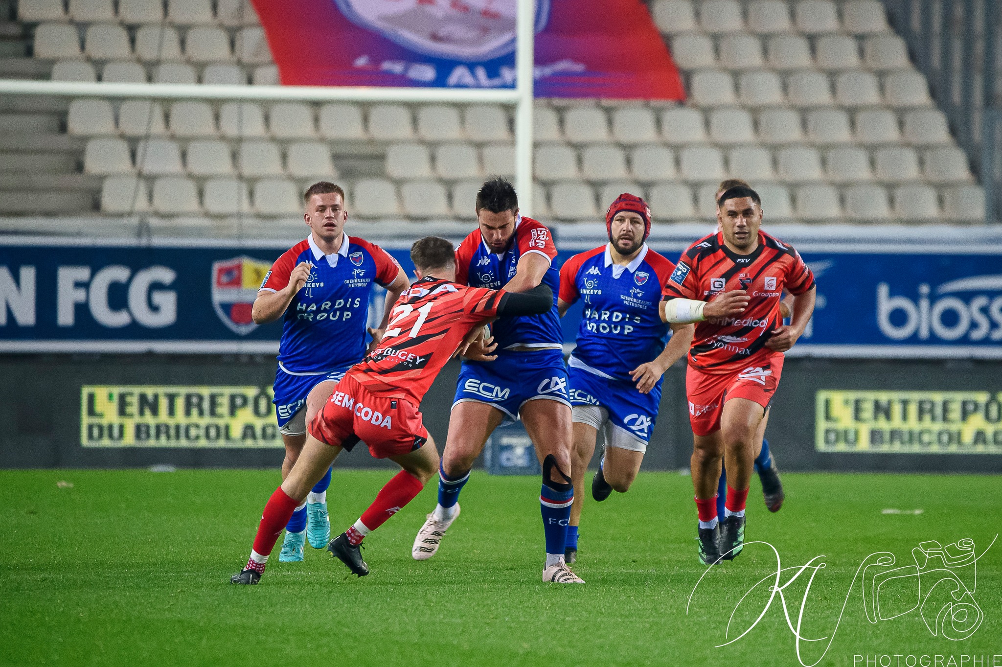 Luka GOGINAVA - Mathis SARRAGALLET -  FC Grenoble Rugby - US Oyonnax Rugby - Rugby - FC Grenoble (24) vs (28) US Oyonnax Rugby (#2023FCGvOYO03) Photo by: Karine Valentin | Siuxy Sports 2023-03-24