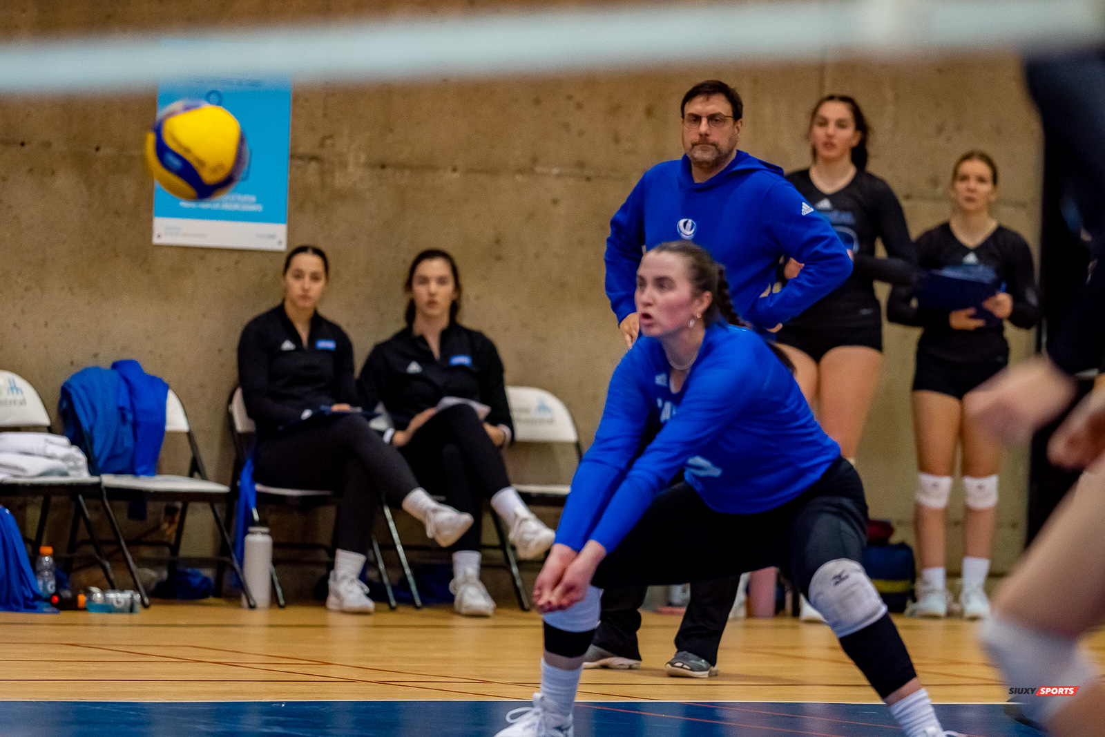 Brittany MCGLASHAN - Olivier TRUDEL - - Université de Montréal - Université McGill - Volleyball - RSEQ - 2023 Volley F - Université de Montréal (1) vs (3) McGill University - R4 (#RSEQ2023UDMvMCG01R4) Photo by: Juan Alchourron | Siuxy Sports Brittany MCGLASHAN - Olivier TRUDEL - - Université de Montréal - Université McGill - Volleyball - RSEQ - 2023 Volley F - Université de Montréal (1) vs (3) McGill University - R4 (#RSEQ2023UDMvMCG01R4) Photo by: Juan Alchourron | Siuxy Sports