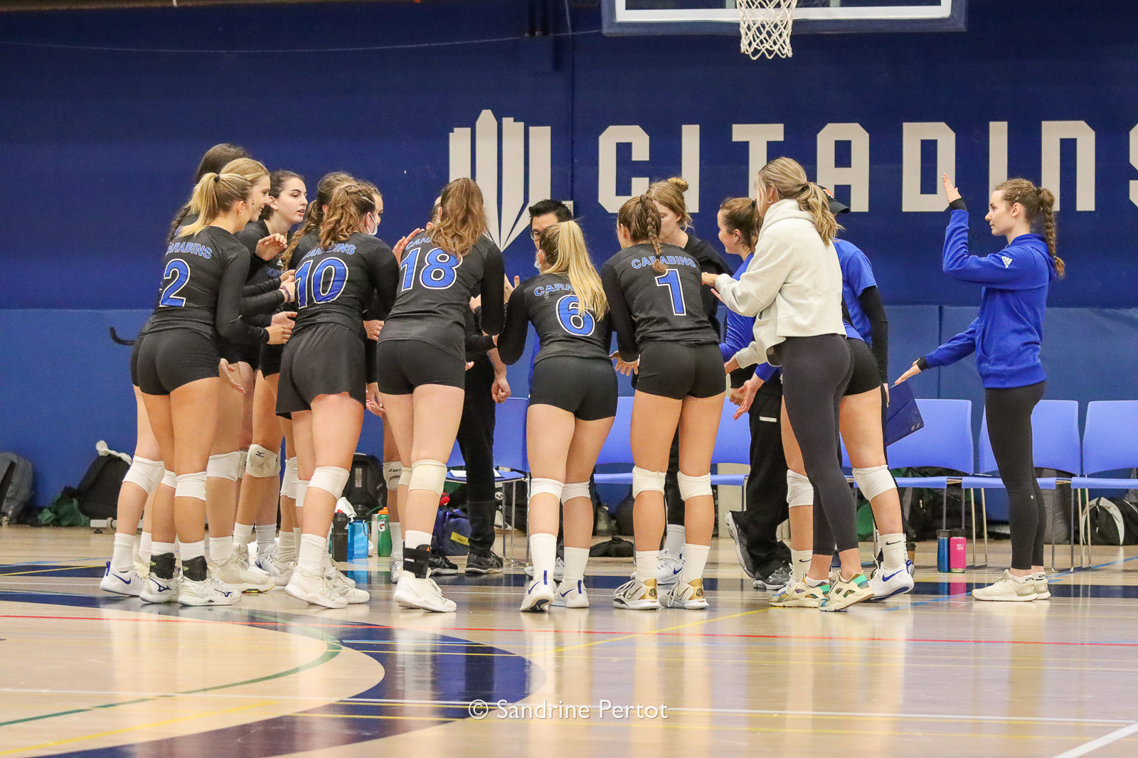 Laurence HUARD - Sarah MCGLASHAN -  Université de Montréal -  - Volleyball - UQAM Invitational 2022 - Carabins (#2022UQAMINV04) Photo by: Sandrine Pertot | Siuxy Sports 2022-09-24
