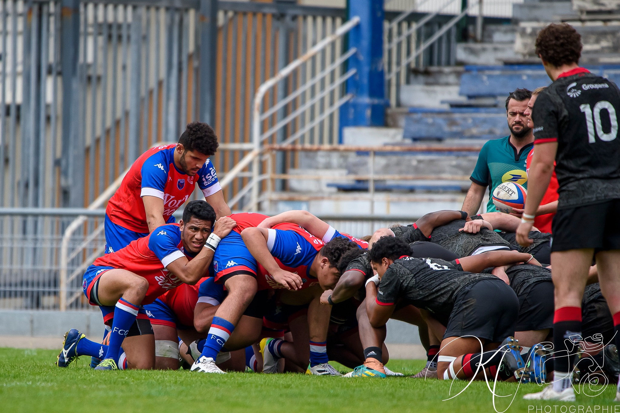  FC Grenoble Rugby - Lyon Olympique Universitaire - Rugby - 2023 CRABOS FCG (21) vs (15) LOU (#2023CRABOSFCGLOU04) Photo by: Karine Valentin | Siuxy Sports 2023-04-29