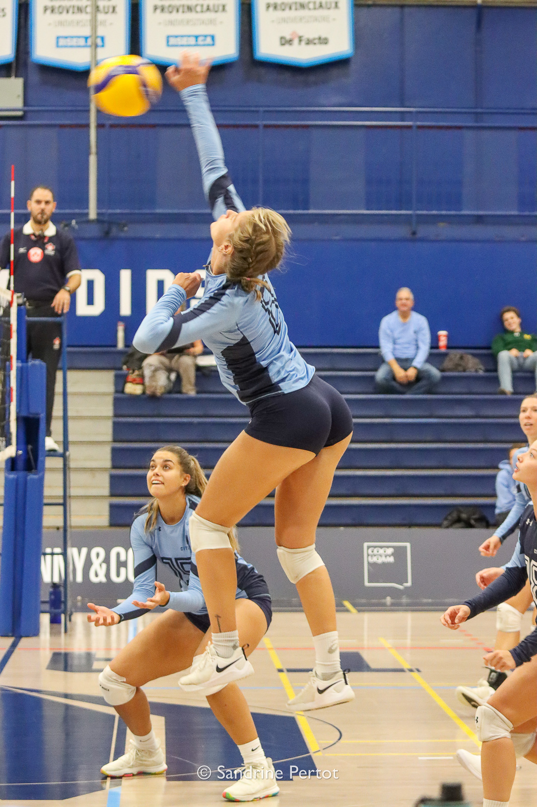 Laura CÔTÉ-COLLIN - Justine DUBREUIL -  Université du Québec à Montréal -  - Volleyball - UQAM Invitational 2022 - Citadins (#2022UQAMINV07) Photo by: Sandrine Pertot | Siuxy Sports 2022-09-24