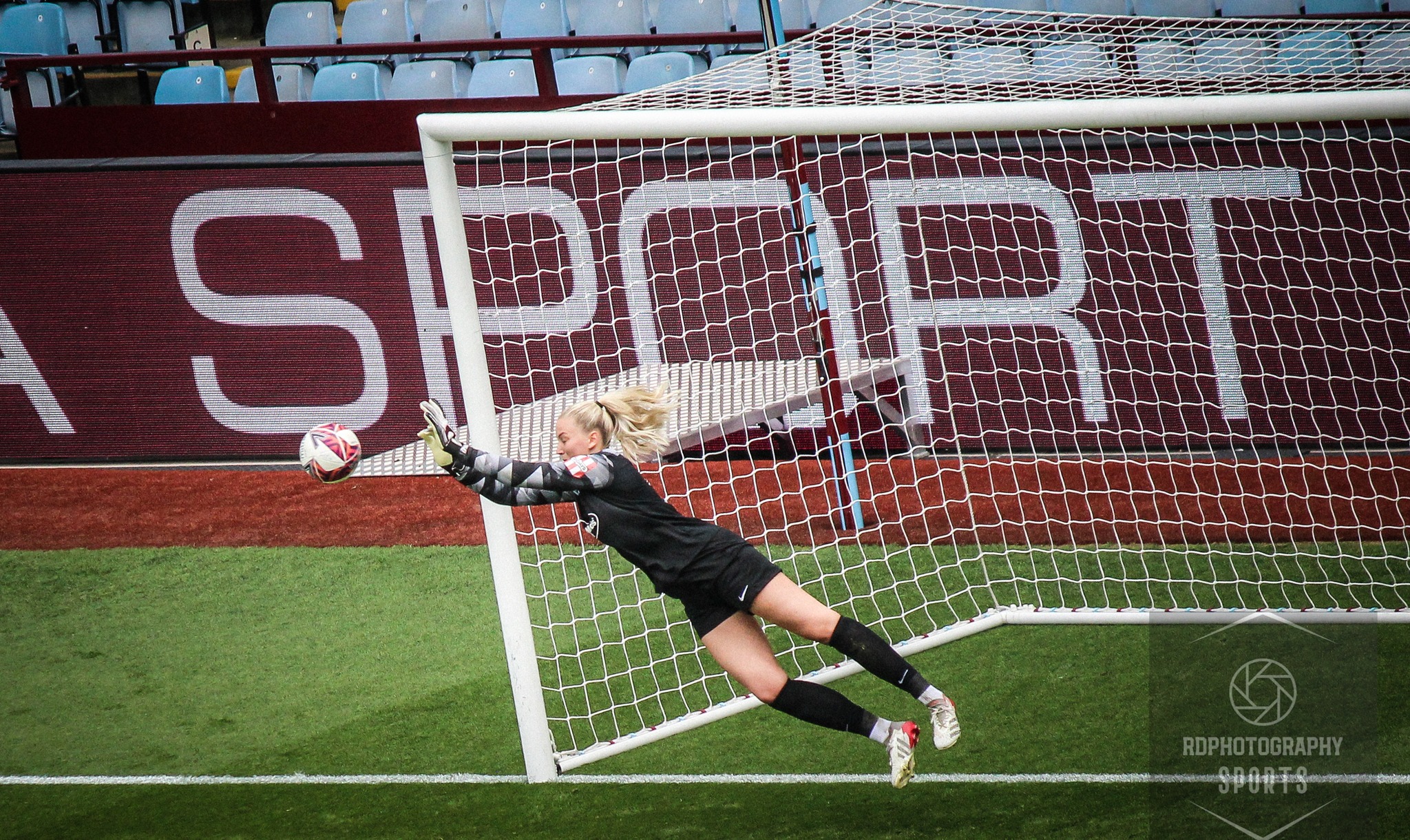  Aston Villa Football Club - Birmingham City Football Club - Soccer - Aston Villa Vs Birmingham City Woman's game (#2022AstonBirmi03) Photo by: Robert Dickason | Siuxy Sports 2022-03-30