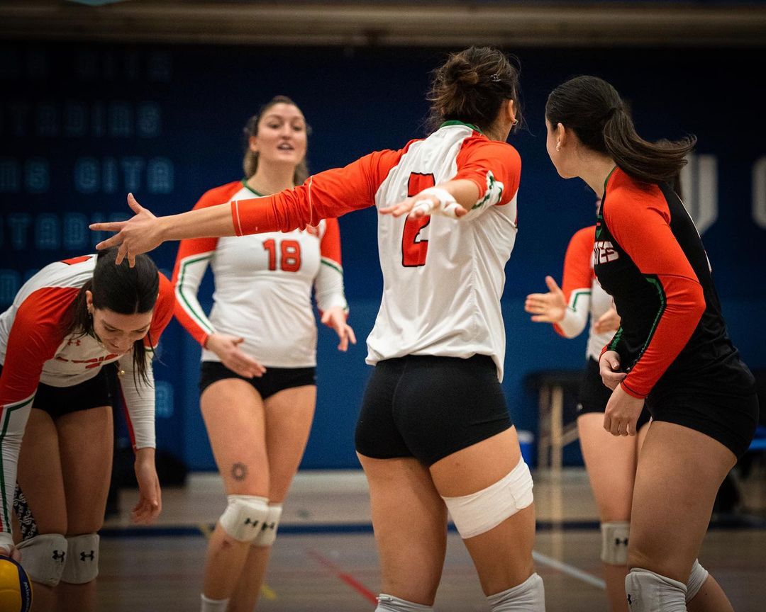 Mégane CHIASSON - Stéphanie LAMONDE - Alissa VEILLEUX -  Université du Québec à Montréal - Université du Québec à Trois-Rivières - Volleyball - RSEQ - 2023 Volley F - UQAM (3) vs (0) UQTR (Match) (#RSEQ2023UQAMvUQTR04) Photo by: Ali El Kacemi | Siuxy Sports 2023-02-12