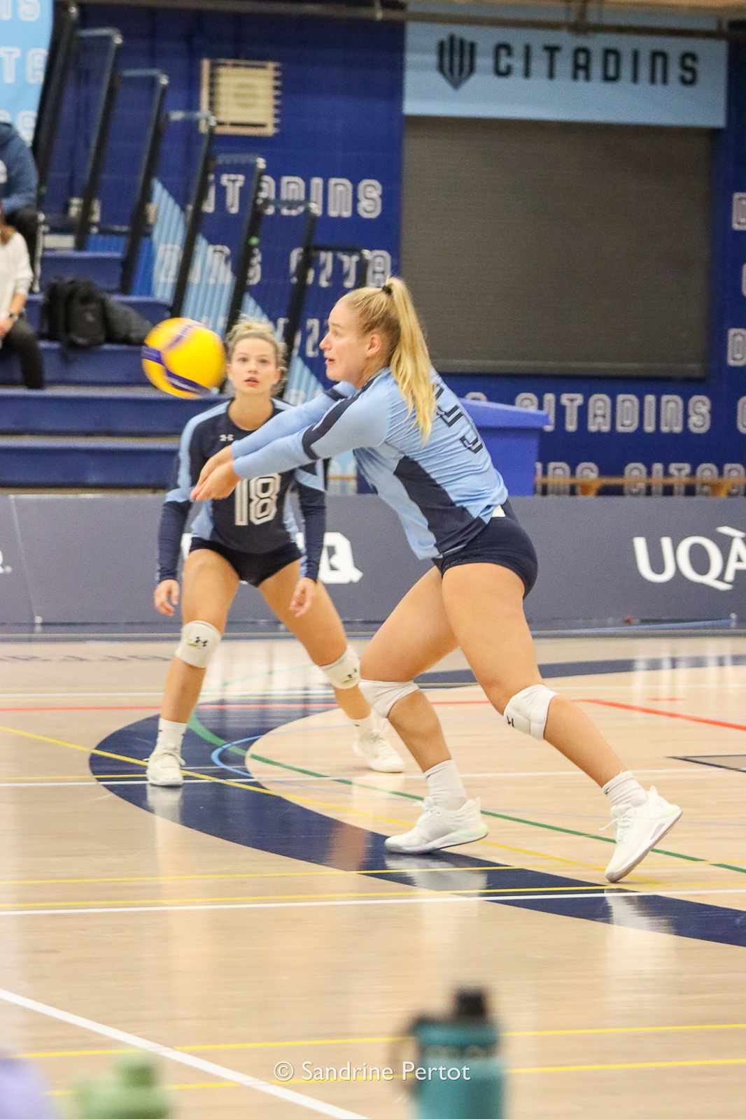 Ariane PELOSSE - Maude THIVIERGE -  Université du Québec à Montréal -  - Volleyball - UQAM Invitational 2022 - Citadins (#2022UQAMINV07) Photo by: Sandrine Pertot | Siuxy Sports 2022-09-24