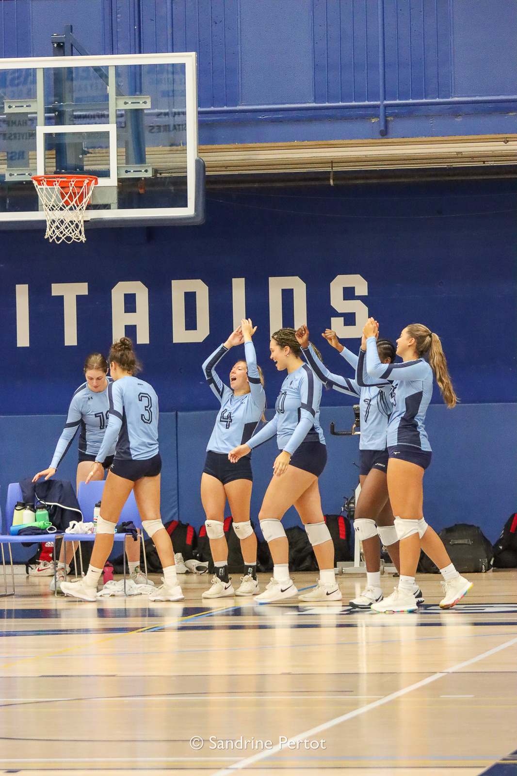 Mathilde BRUGGEMAN-GASCON - Gabrielle CLOUTIER - Anica PINEAULT -  Université du Québec à Montréal -  - Volleyball - UQAM Invitational 2022 - Citadins (#2022UQAMINV07) Photo by: Sandrine Pertot | Siuxy Sports 2022-09-24