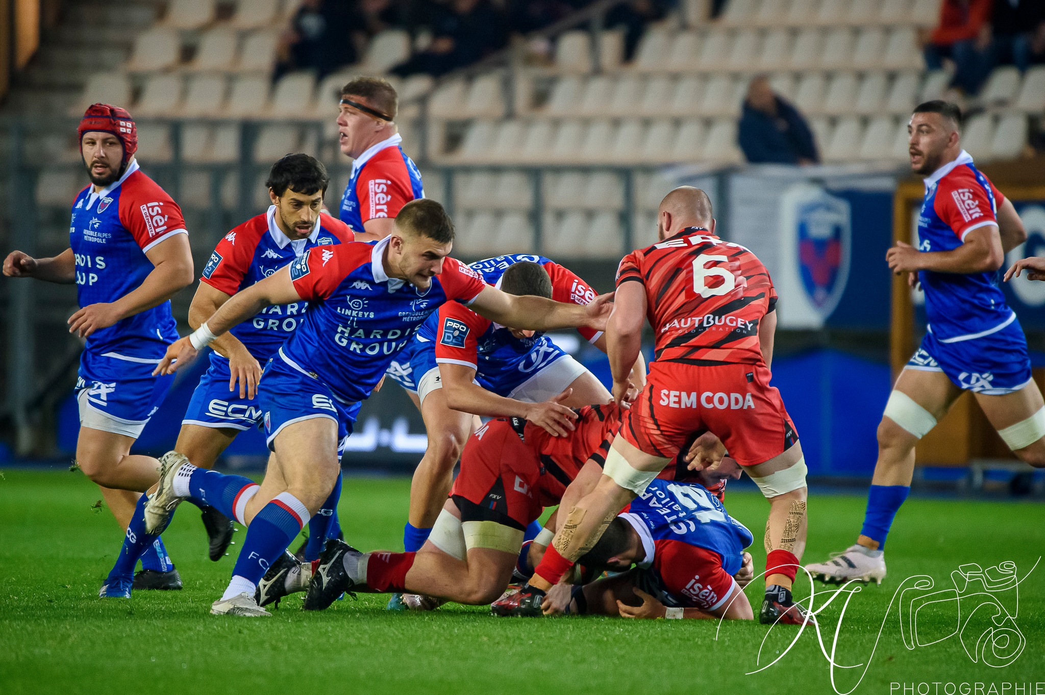 Luka GOGINAVA - Thibaut MARTEL - Sam NIXON -  FC Grenoble Rugby - US Oyonnax Rugby - Rugby - FC Grenoble (24) vs (28) US Oyonnax Rugby (#2023FCGvOYO03) Photo by: Karine Valentin | Siuxy Sports 2023-03-24