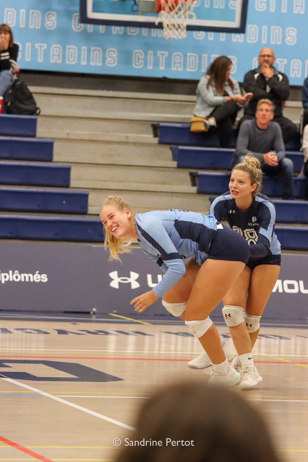 Ariane PELOSSE - Maude THIVIERGE -  Université du Québec à Montréal -  - Volleyball - UQAM Invitational 2022 - Citadins (#2022UQAMINV07) Photo by: Sandrine Pertot | Siuxy Sports 2022-09-24