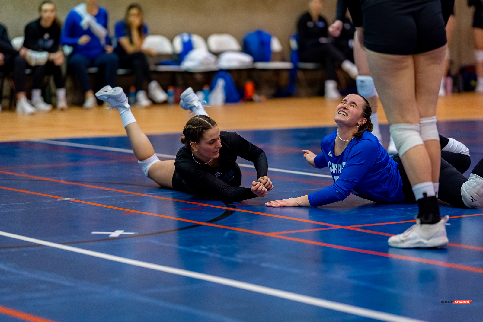 Gabrielle FORTIN - Brittany MCGLASHAN - - Université de Montréal - Université McGill - Volleyball - RSEQ - 2023 Volley F - Université de Montréal (1) vs (3) McGill University - R4 (#RSEQ2023UDMvMCG01R4) Photo by: Juan Alchourron | Siuxy Sports Gabrielle FORTIN - Brittany MCGLASHAN - - Université de Montréal - Université McGill - Volleyball - RSEQ - 2023 Volley F - Université de Montréal (1) vs (3) McGill University - R4 (#RSEQ2023UDMvMCG01R4) Photo by: Juan Alchourron | Siuxy Sports