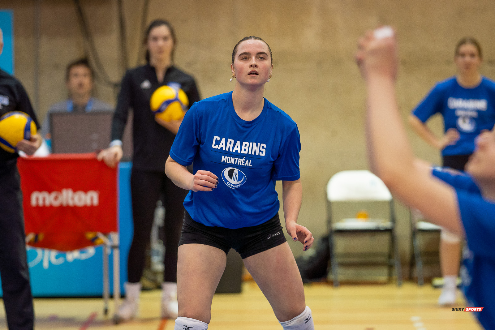 Sarah MCGLASHAN - - Université de Montréal - Université McGill - Volleyball - RSEQ - 2023 Volley F - Université de Montréal (1) vs (3) McGill University - R3 (Avant Match) (#RSEQ2023UDMvMCG01R3) Photo by: Juan Alchourron | Siuxy Sports Sarah MCGLASHAN - - Université de Montréal - Université McGill - Volleyball - RSEQ - 2023 Volley F - Université de Montréal (1) vs (3) McGill University - R3 (Avant Match) (#RSEQ2023UDMvMCG01R3) Photo by: Juan Alchourron | Siuxy Sports