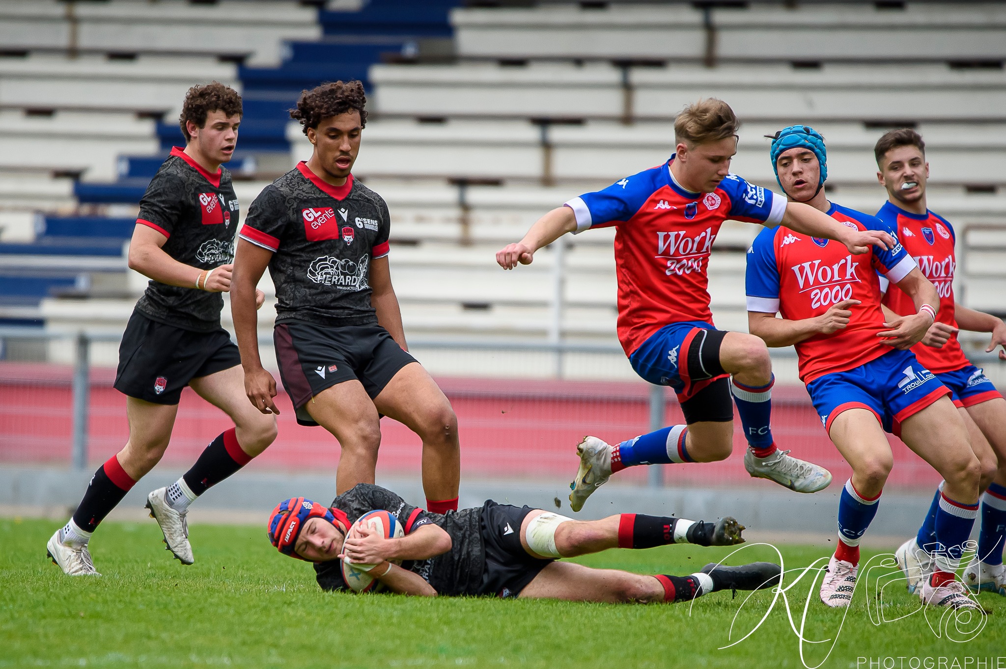  FC Grenoble Rugby - Lyon Olympique Universitaire - Rugby - 2023 CRABOS FCG (21) vs (15) LOU (#2023CRABOSFCGLOU04) Photo by: Karine Valentin | Siuxy Sports 2023-04-29