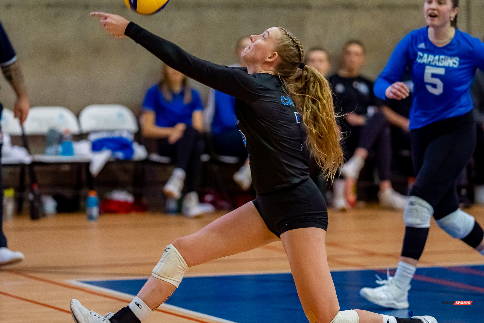 Maude BABIN - Brittany MCGLASHAN - - Université de Montréal - Université McGill - Volleyball - RSEQ - 2023 Volley F - Université de Montréal (1) vs (3) McGill University - R4 (#RSEQ2023UDMvMCG01R4) Photo by: Juan Alchourron | Siuxy Sports Maude BABIN - Brittany MCGLASHAN - - Université de Montréal - Université McGill - Volleyball - RSEQ - 2023 Volley F - Université de Montréal (1) vs (3) McGill University - R4 (#RSEQ2023UDMvMCG01R4) Photo by: Juan Alchourron | Siuxy Sports
