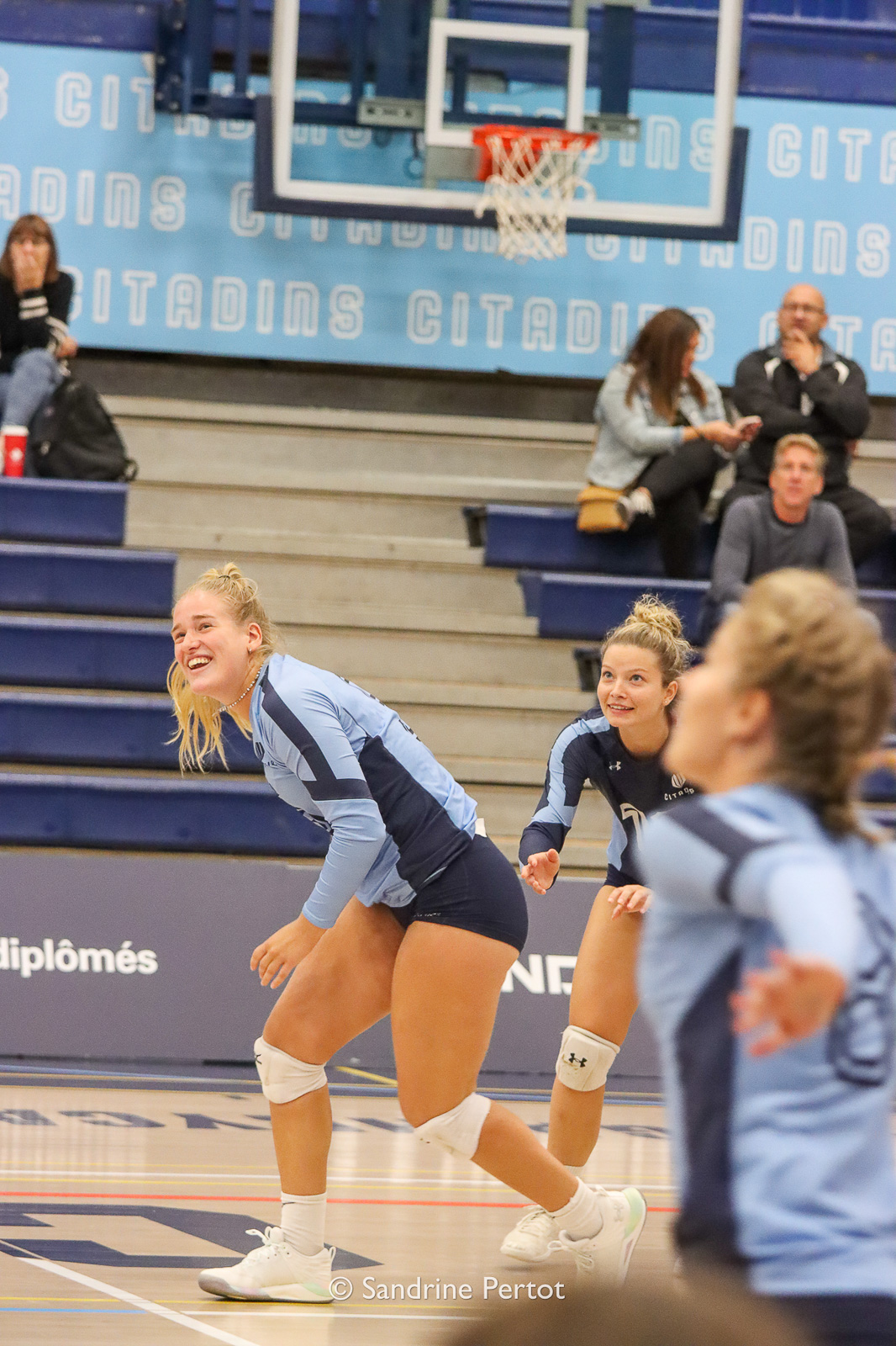 Laura CÔTÉ-COLLIN - Ariane PELOSSE - Maude THIVIERGE -  Université du Québec à Montréal -  - Volleyball - UQAM Invitational 2022 - Citadins (#2022UQAMINV07) Photo by: Sandrine Pertot | Siuxy Sports 2022-09-24