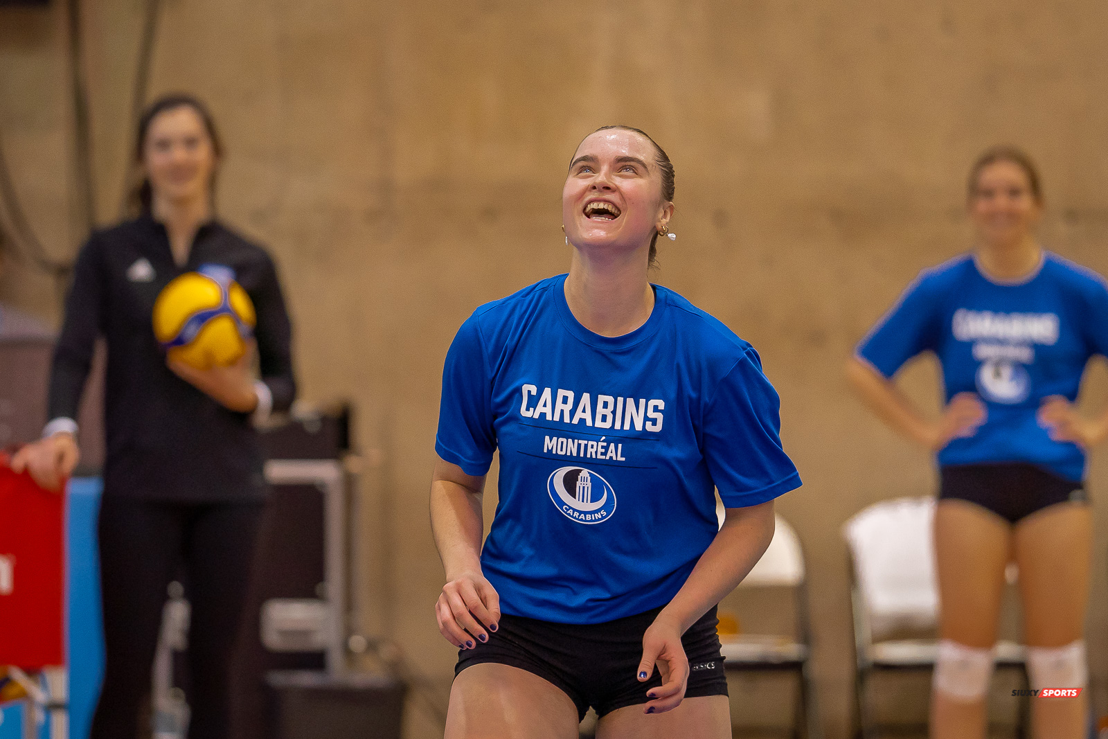 Sarah MCGLASHAN - - Université de Montréal - Université McGill - Volleyball - RSEQ - 2023 Volley F - Université de Montréal (1) vs (3) McGill University - R3 (Avant Match) (#RSEQ2023UDMvMCG01R3) Photo by: Juan Alchourron | Siuxy Sports Sarah MCGLASHAN - - Université de Montréal - Université McGill - Volleyball - RSEQ - 2023 Volley F - Université de Montréal (1) vs (3) McGill University - R3 (Avant Match) (#RSEQ2023UDMvMCG01R3) Photo by: Juan Alchourron | Siuxy Sports